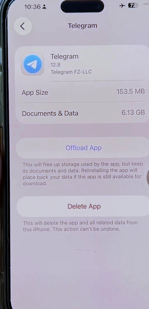 App detail screen showing App Size, Documents and Data, with Offload App and Delete App buttons