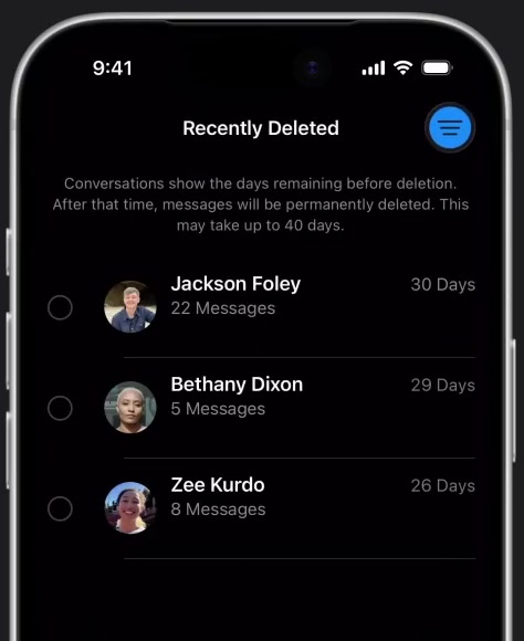 Recently Deleted screen in iPhone Messages listing conversations with 30 Days, 29 Days and 26 Days remaining