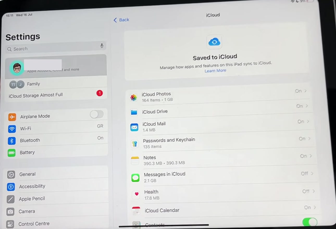 iPad Settings in two columns, with the iCloud Saved to iCloud list on the right showing iCloud Photos, iCloud Drive, iCloud Mail, Passwords and Keychain, Notes, Messages in iCloud, Health and iCloud Calendar